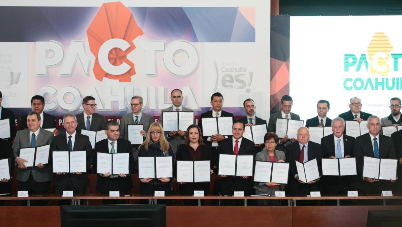Trabajadores, empresarios y gobierno firman Pacto Coahuila