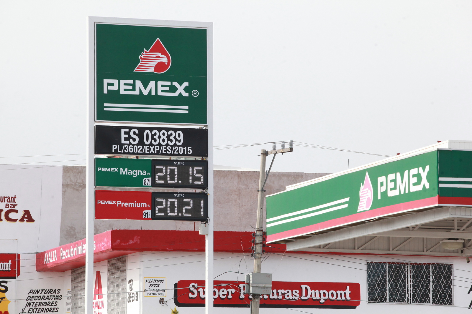 Los precios de la gasolina Magna se han elevado en más del 10 por ciento si se comparan con los costos de diciembre y enero.