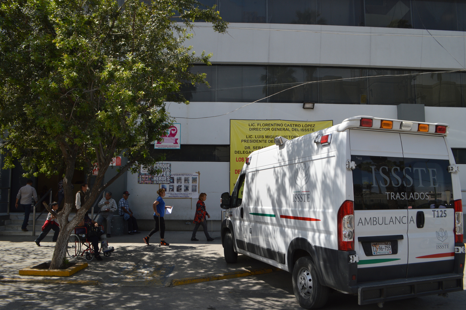 Siguen sin tener en ISSSTE Torreón los recursos suficientes para apoyar los traslados de pacientes a los hospitales ubicados en la Ciudad de México y Monterrey. (ROBERTO ITURRIAGA)