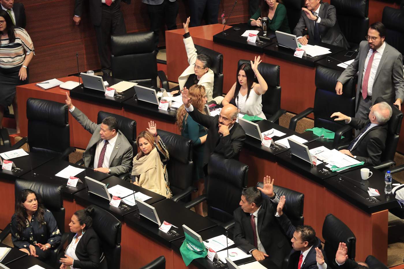 En una jornada senatorial que tuvo como tema central el Día Internacional de la Mujer, senadoras chocaron en el pleno. (EL UNIVERSAL)