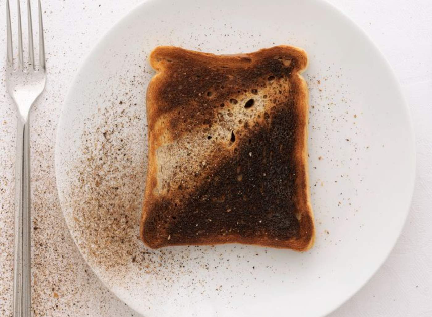 La recomendación en no dejar que el pan se ponga tan oscuro. (INTERNET)