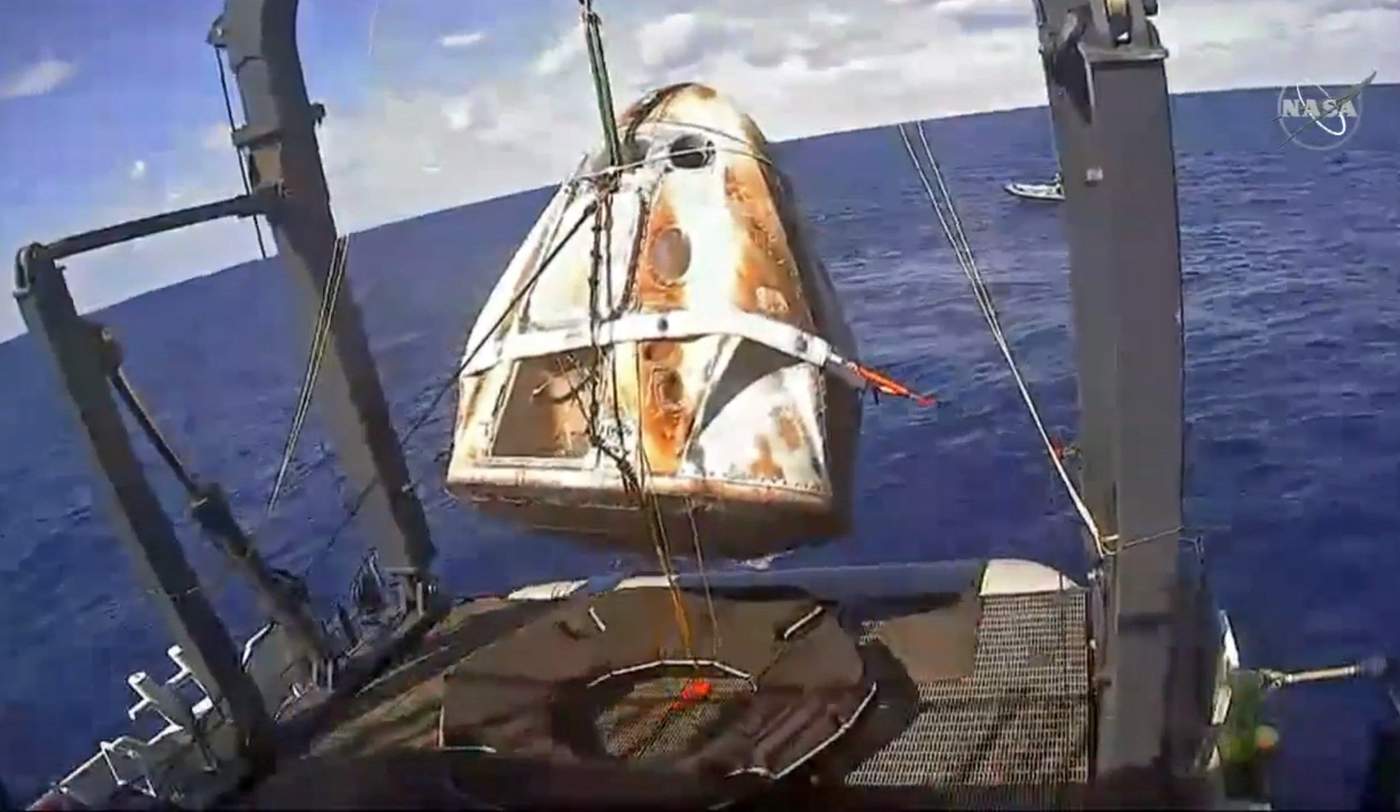 Cápsula de SpaceX amariza exitosamente en el Atlántico