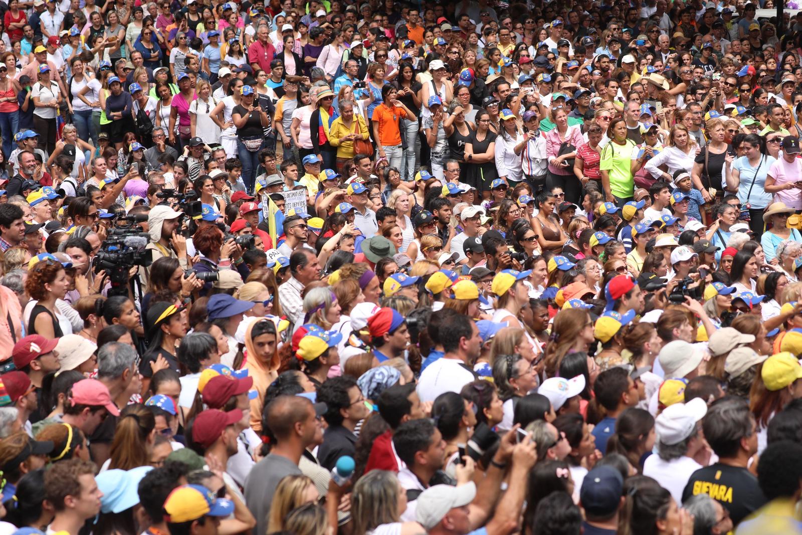 Cada vez más grupos sociales se le unen a Guaidó; en la imagen se observa parte de un mitin que encabezó el jefe del parlamento.