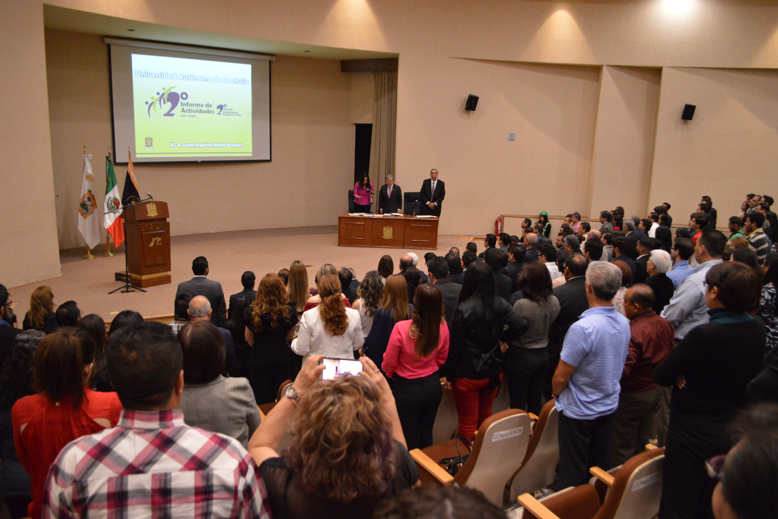 Lorena Medina presentó el viernes en la mañana su informe respecto al trabajo realizado en la Unidad Torreón de la Universidad Autónoma de Coahuila. (ROBERTO ITURRIAGA)