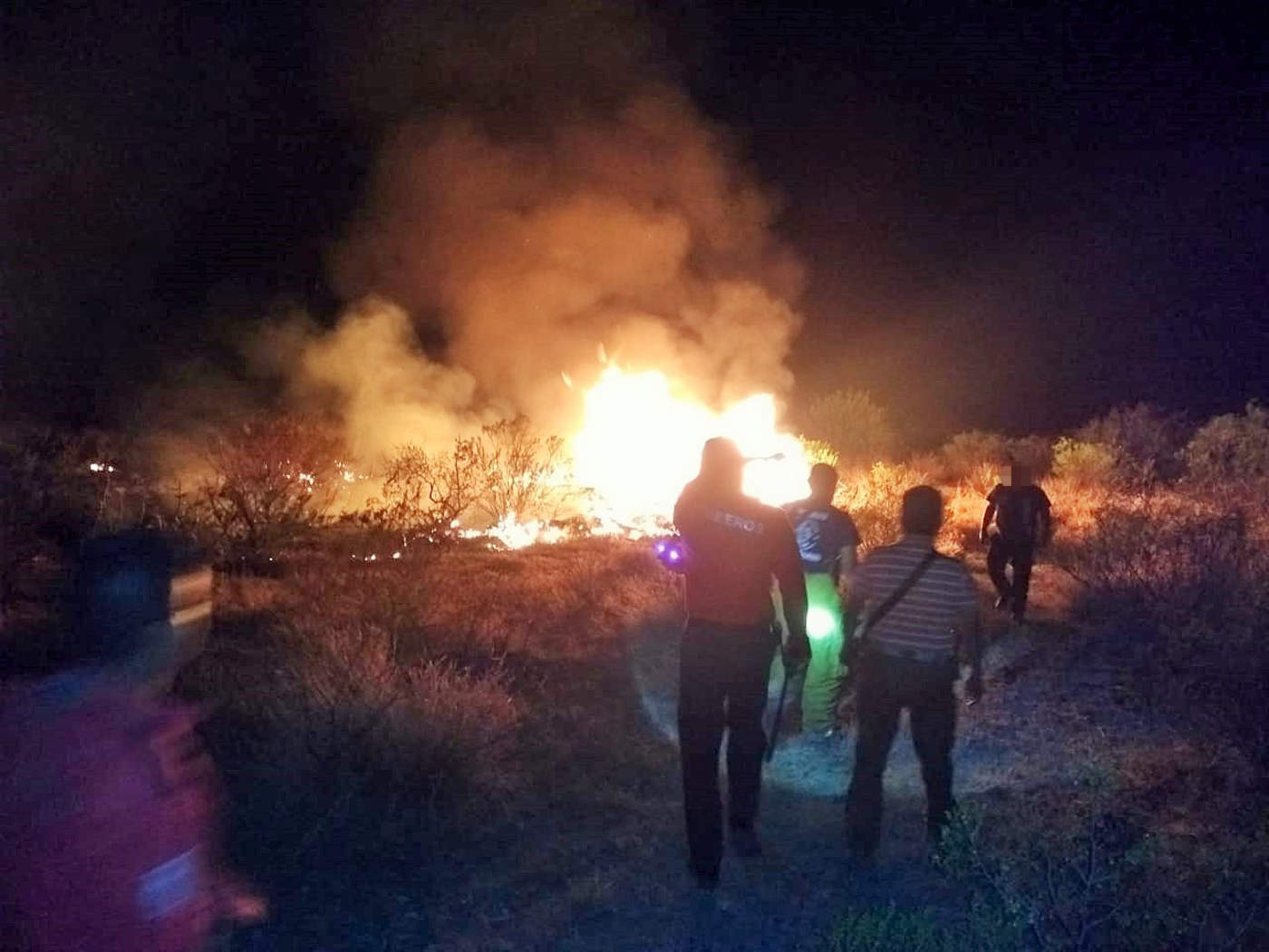 Por incendio forestal, evacuan a familias en ejido de Viesca