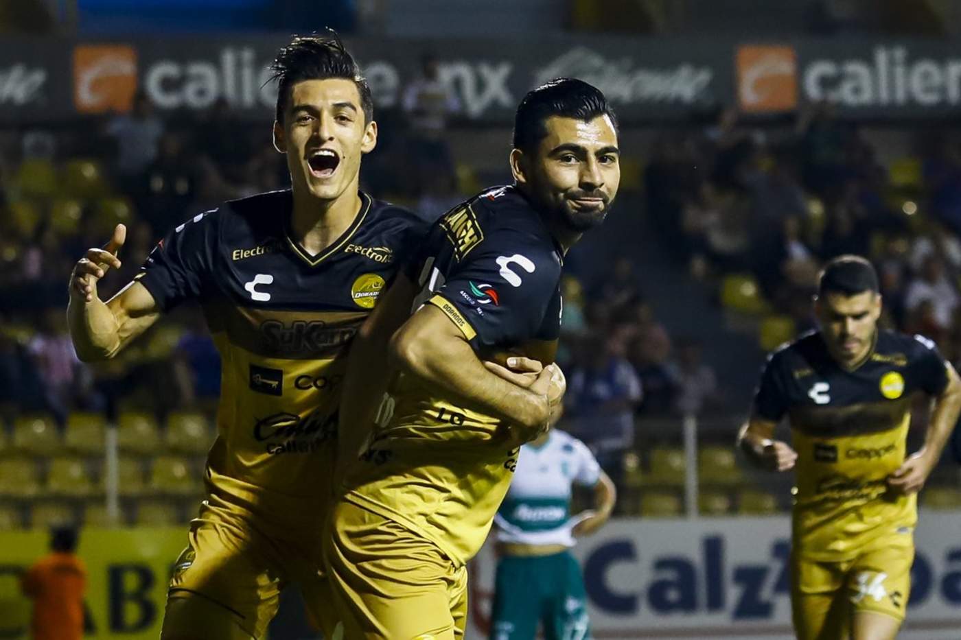 Amaury Escoto marcó el primer gol de 'El Gran Pez' ante el cuadro de Zacatepec. (Especial)