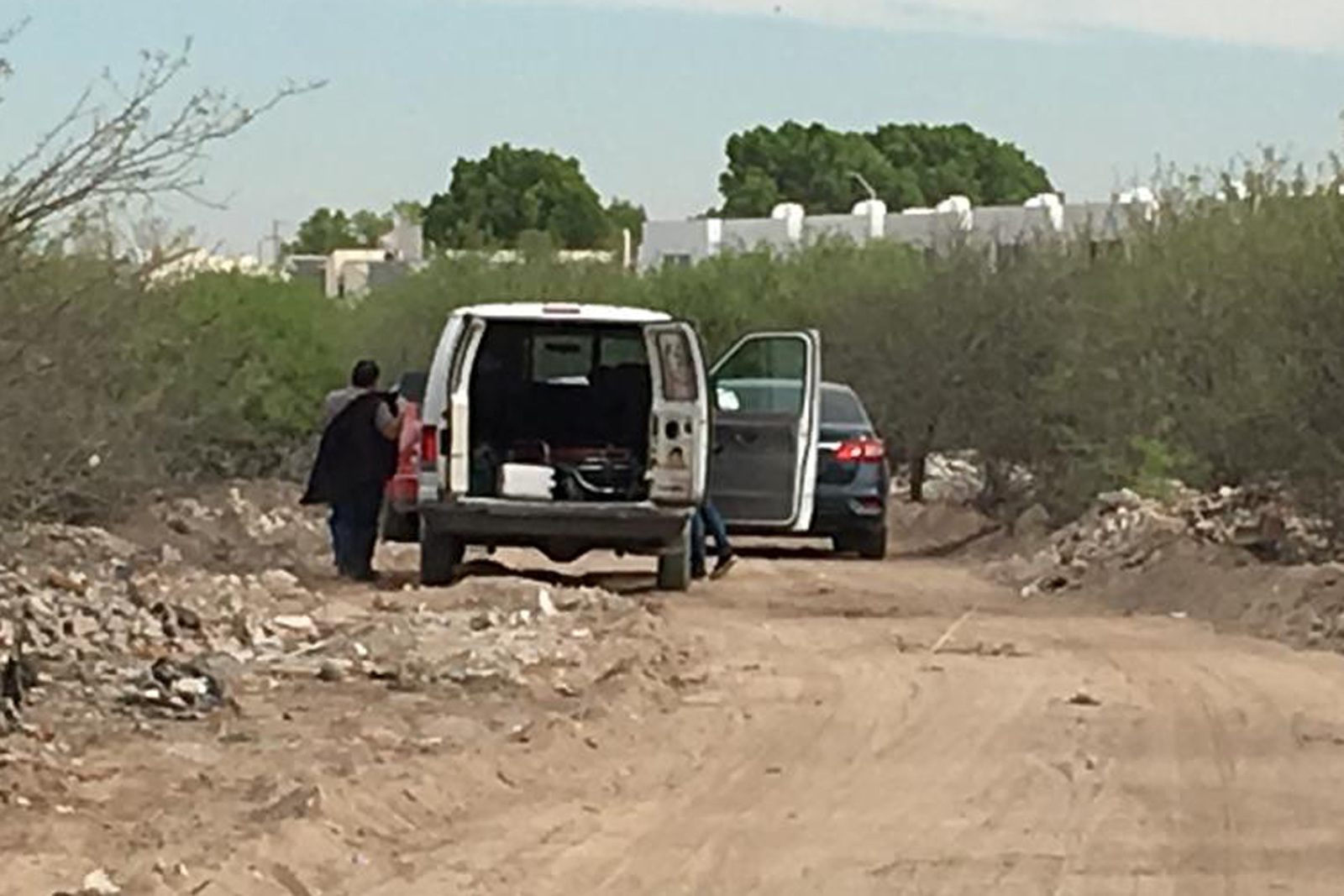 El cuerpo fue localizado en un terreno en breña del fraccionamiento La Perla de la ciudad de Torreón.
