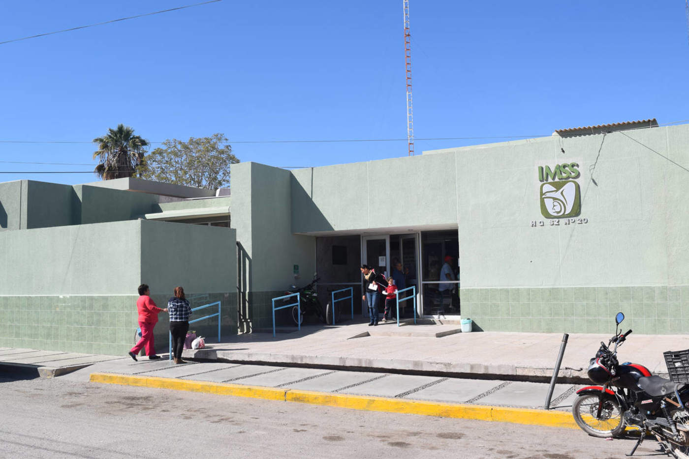 La pequeña fue trasladada al área de urgencias de la clínica número 20 del Instituto Mexicano del Seguro Social (IMSS), en Francisco I. Madero, donde más tarde falleció. (ARCHIVO) 
