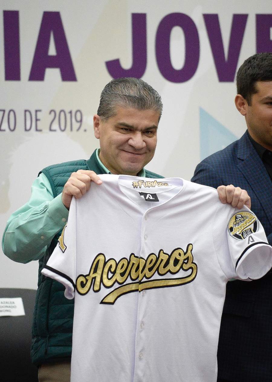 Foto

'Furia Joven nos da la oportunidad de estar presente en los encuentros de los Acereros, vamos a apoyar, a convivir con nuestros amigos y familia al Estadio” expresó el gobernador Miguel Ángel Riquelme Solís. (SIGLO COAHUILA)
