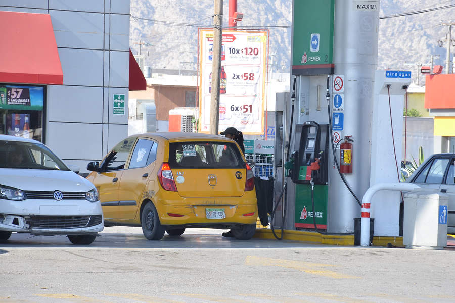 SHCP echa mano para bajar gasolina