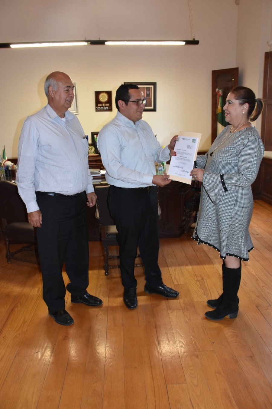 Román Herrera fue nombrado como nuevo director de Desarrollo Rural y Jorge Guerrero es ahora nuevo director de Educación. (EL SIGLO DE TORREÓN)