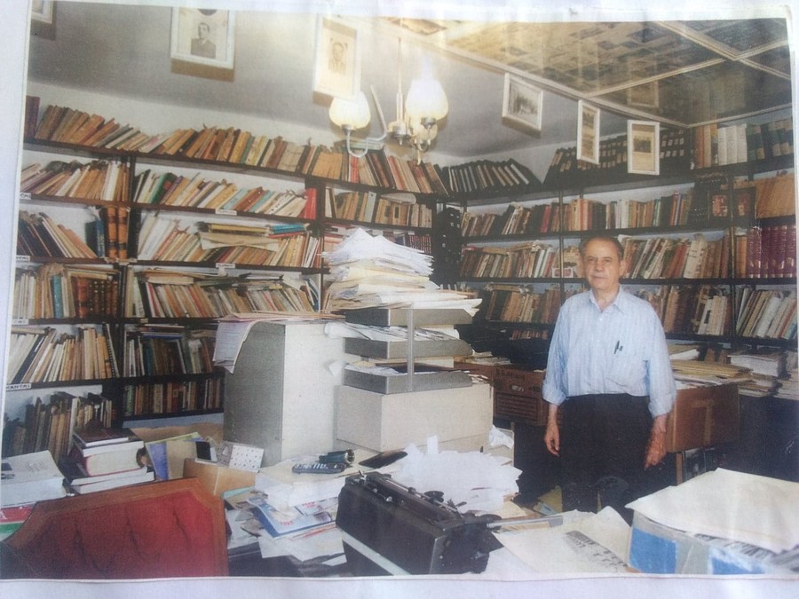 Mi biblioteca privada: aquí escribí decenas de libros. Foto: 1997, José León Robles de la Torre.