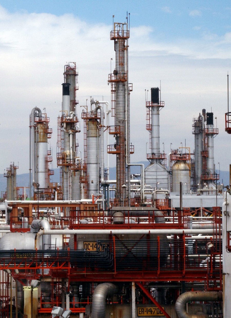 Las cotizaciones internacionales de petróleo en el mundo subieron después del recorte de la OCDE y luego del informe de inventarios de la Administración de Energía de Estados Unidos. (ARCHIVO)