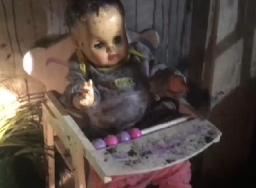 Bomberos se apresuran a salvar un bebé y resulta una muñeca