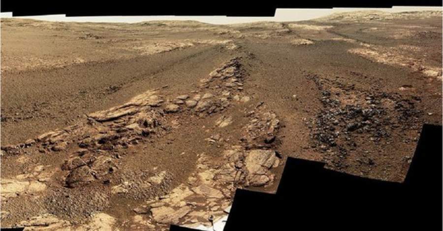 La imagen final esta hecha a partir de distintas fotografías del Valle de Perseverancia, ubicado en la ladera interior del borde occidental del cráter Endurance. (ESPECIAL)