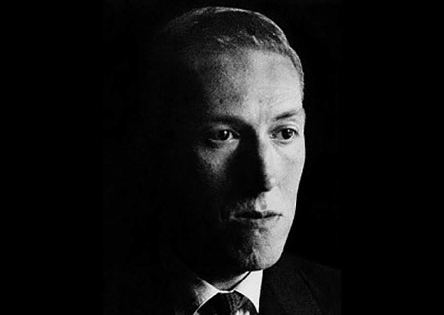 1937: Ve la última luz H.P. Lovecraft, un gran innovador del cuento de terror