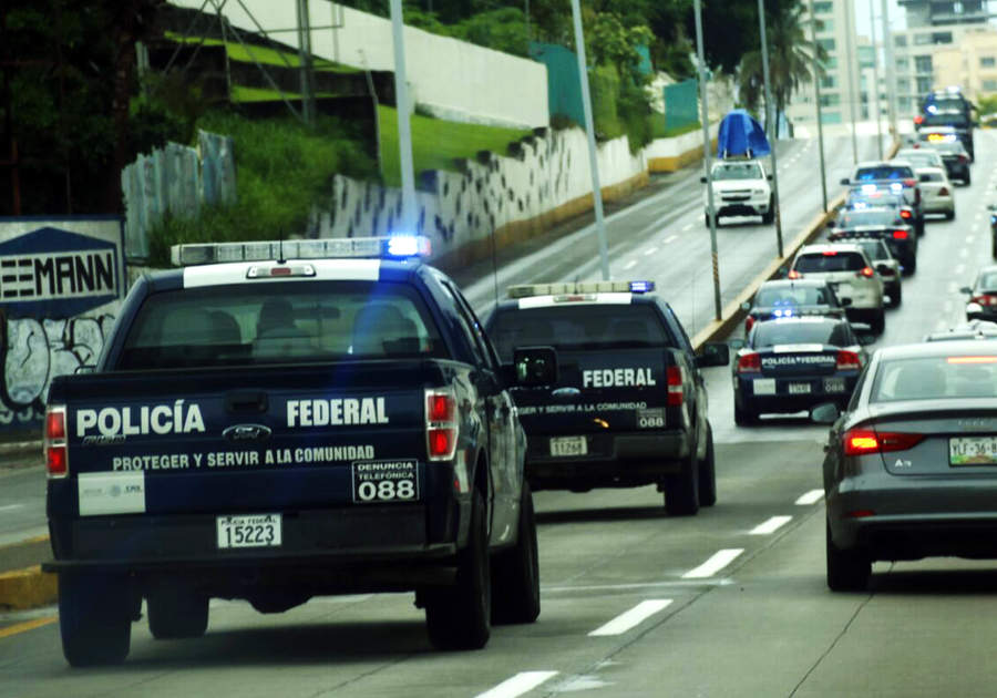 Policía Federal asegura en Tamaulipas autobús con 25 migrantes