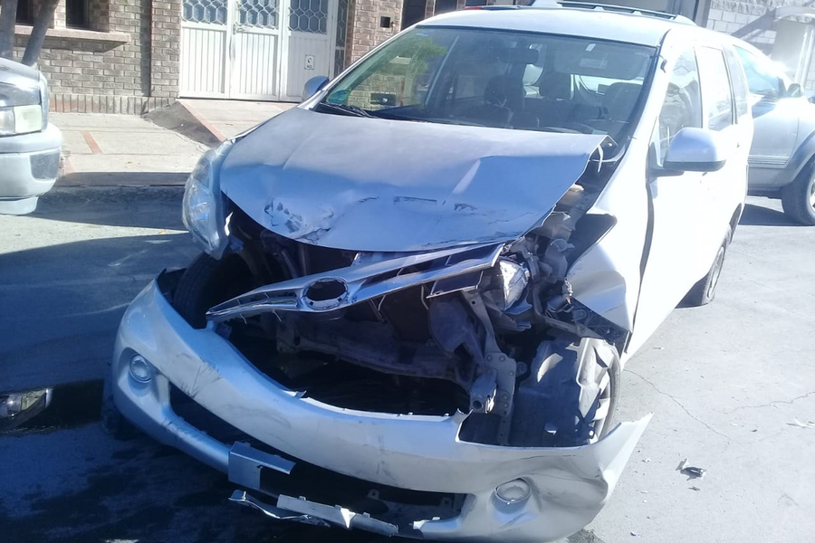 El accidente vial registrado en el centro de la ciudad de Torreón, dejó como saldo daños materiales en cinco vehículos. (EL SIGLO DE TORREÓN) 
