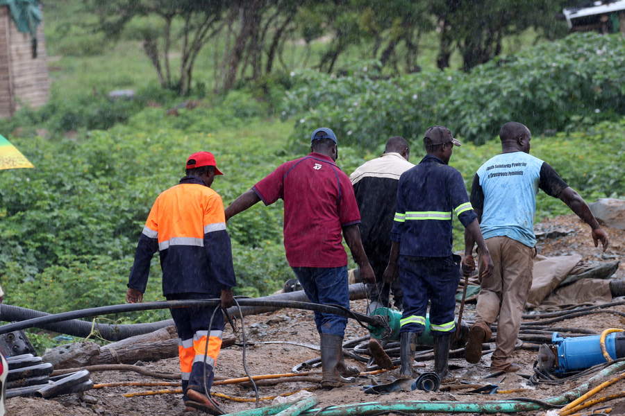 Las muertes se produjeron principalmente en el montañoso distrito de Chimanimani East de Zimbabwe, en la frontera con Mozambique, precisó la fuente, según la cual esta zona se vio afectada por fuertes vientos y lluvias torrenciales. (EFE)

