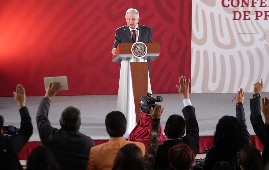 López Obrador indicó que en la consulta podrán participar ciudadanos y especialistas para definir el nuevo paradigma de desarrollo. (ARCHIVO)