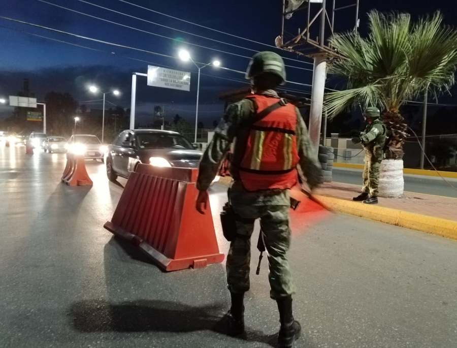 Instalan filtros de revisión sobre el bulevar Miguel Alemán, en los carriles que dirigen de Lerdo a Torreón.