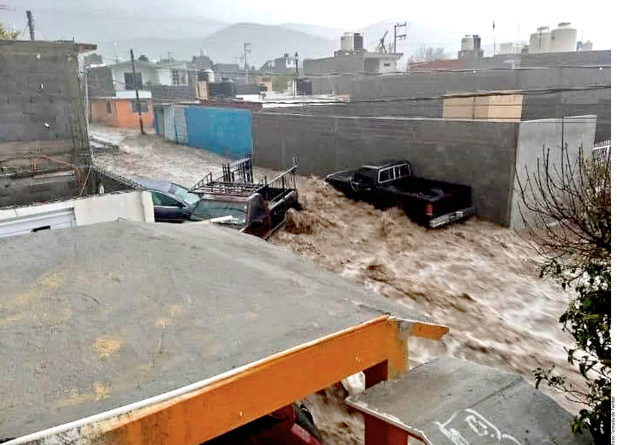 Las lluvias provocadas por el frente frío 44 causaron el viernes el desbordamiento de un río en el municipio de Concepción del Oro.