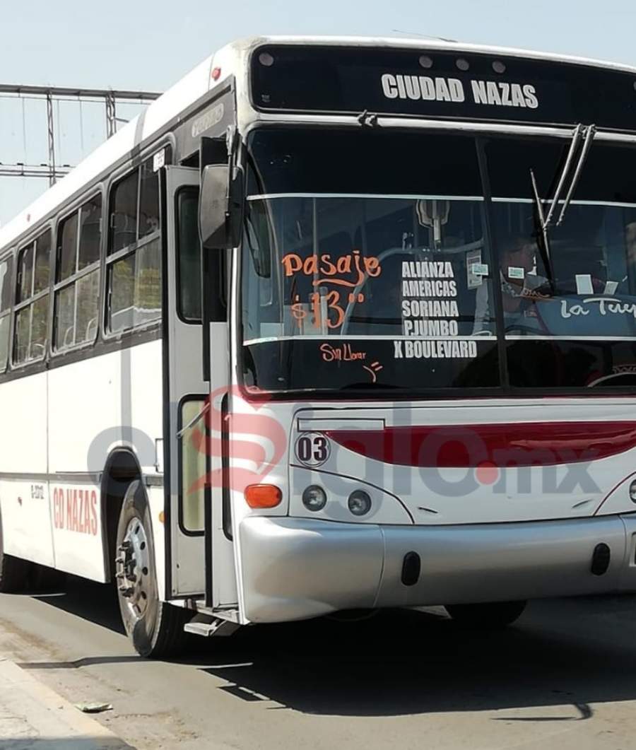 Autobuses en Torreón pusieron la leyenda 'sin llorar' junto a la nueva tarifa del transporte. (FERNANDO GONZÁLEZ) 