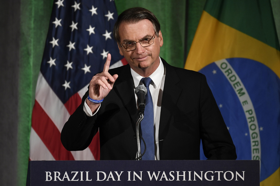 El presidente de Brasil, Jair Bolsonaro, también pronunció un discurso ante la Cámara de Comercio ayer en Washington. (AP)