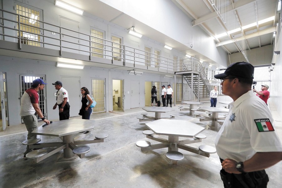 La directora del expenal, Gabriela Cerón Ramírez, dijo que al cerrarse la población penitenciaria perdió la semilibertad que gozaba. (AGENCIAS)