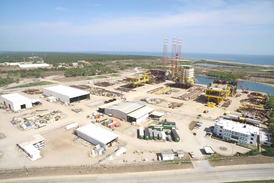 El gobierno federal hizo una invitación restringida a cuatro empresas para participar en la licitación de la construcción de la nueva refinería de Dos Bocas, en Tabasco, cuyo costo será de 8 mil millones de dólares. (ARCHIVO)