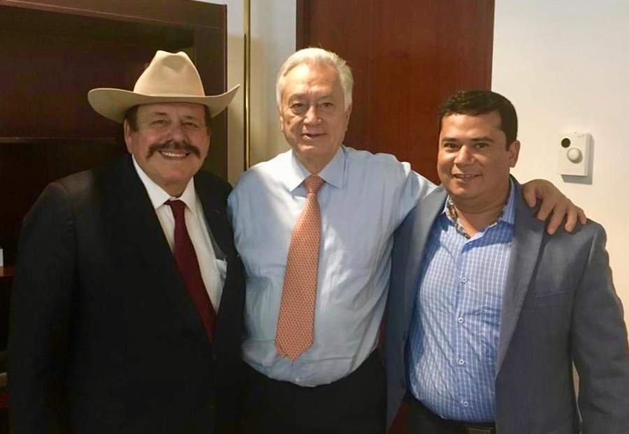 Armando Guadiana, Manuel Bartlett y Reyes Flores anunciaron esta tarde que CFE aprobó la compra emergente de 360 mil toneladas de carbón. (EL SIGLO COAHUILA)
