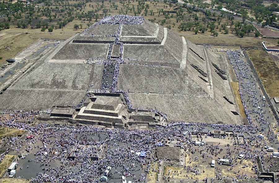 Teotihuacán, donde aún es posible subir a las pirámides del Sol y la Luna que, se prevé, sean visitadas por alrededor de 60 mil personas. (EL UNIVERSAL)