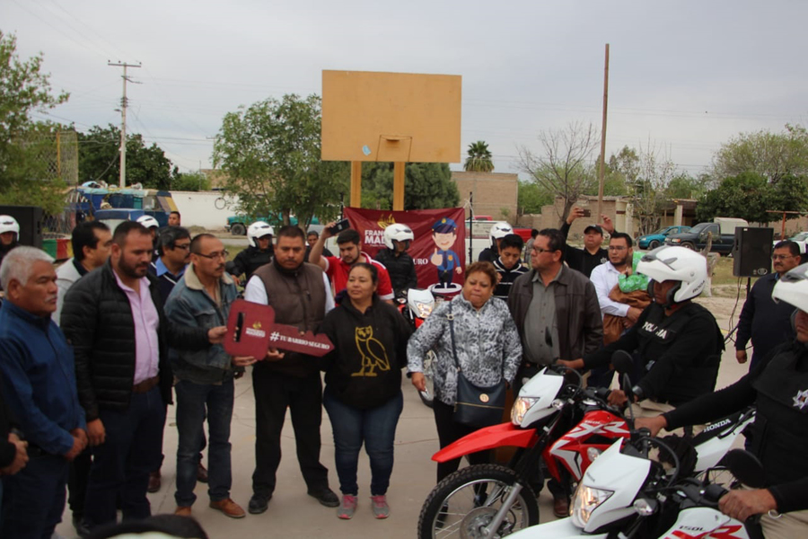 Para reforzar la presencia de los elementos de Seguridad Pública en Madero, se entregaron 10 motocicletas. (EL SIGLO DE TORREÓN/CLAUDIA LANDEROS)
