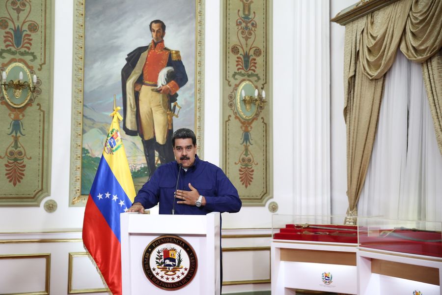Maduro informó que 'la próxima semana' arribará al país desde Rusia un nuevo cargamento de medicinas. (EFE)