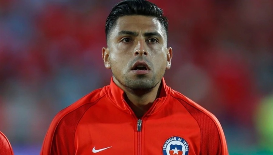 El veterano jugador chileno Gonzalo Jara manifestó que 'nunca podría decirle que no a la selección'.