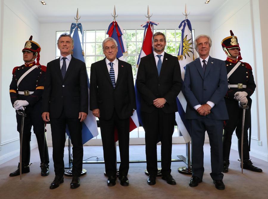 De izquierda a derecha, los presidentes de: Argentina, Mauricio Macri; Chile, Sebastián Piñera; Paraguay, Mario Abdo Benítez; y Uruguay, Tabaré Vázquez, durante un encuentro ayer, en Buenos Aires.