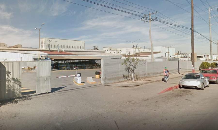 El accidente se registró en la empresa Tupy, ubicada en el bulevar Isidro López, en Saltillo. (ESPECIAL)