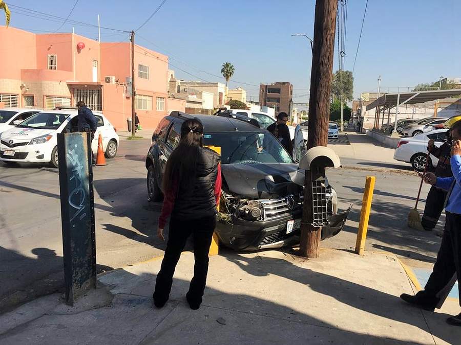 Se registró un accidente vial en la zona centro de la ciudad de Torreón. (EL SIGLO DE TORREÓN)