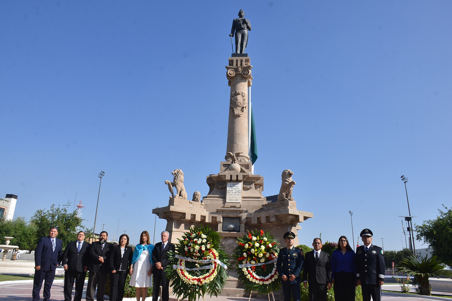 Zermeño Infante hizo su declaración luego del acto cívico para conmemorar un aniversario más del natalicio de Benito Juárez. (FERNANDO COMPEÁN)