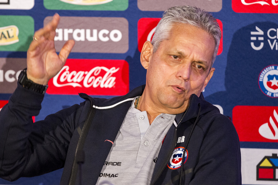 El director técnico de Chile, Reinaldo Rueda, ofreció una conferencia de prensa, previo al encuentro que sostendrán con México.