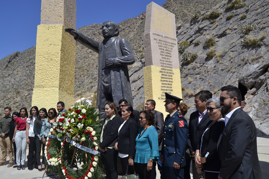 Conmemoran a Juárez en Cueva del Tabaco
