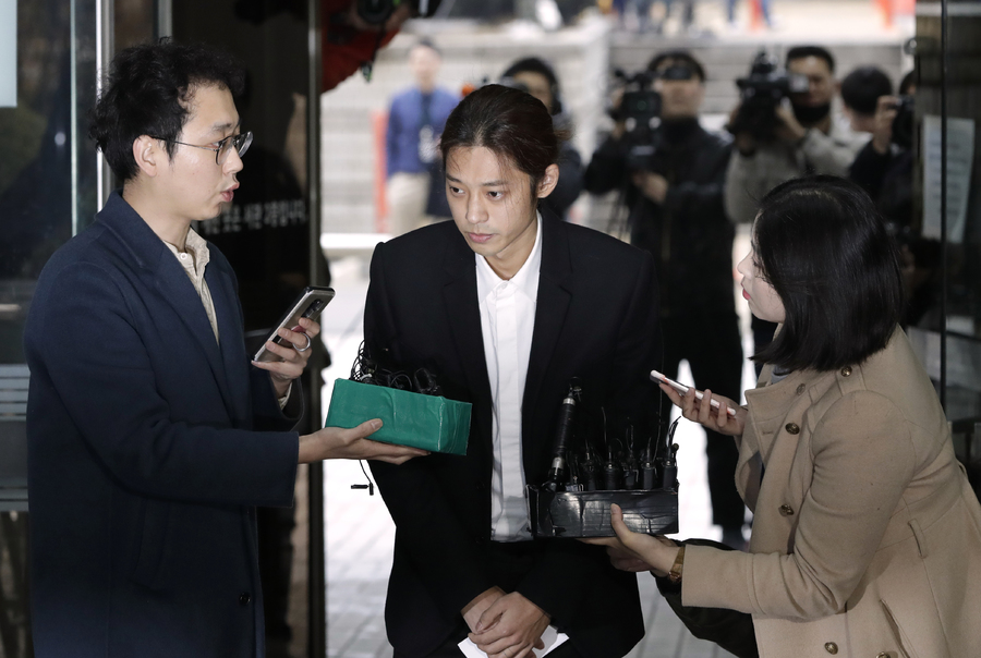 Delito. El cantante de K-pop Jung Joon-young está acusado de grabar, sin su consentimiento, a unas 10 mujeres con las que tuvo sexo. (AP)