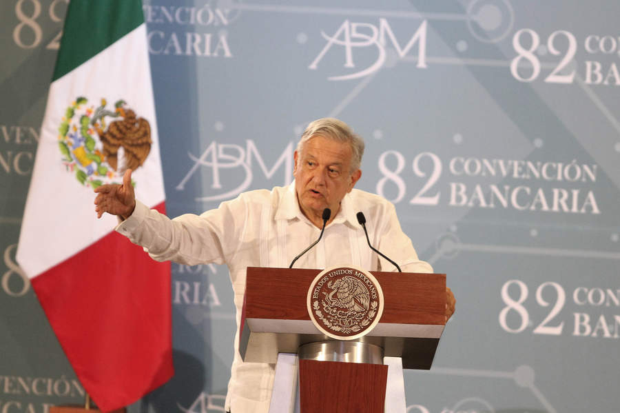 López Obrador sostuvo que desde el Ejecutivo no se promoverá ninguna ley que regule las comisiones bancarias. (NOTIMEX)
