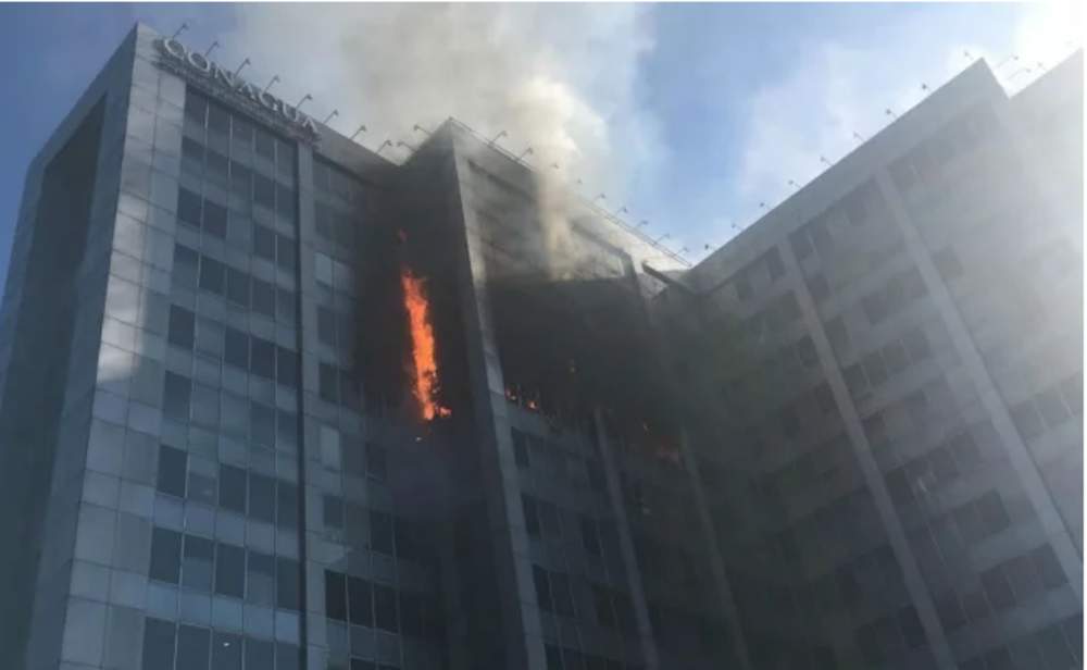 Se registra incendio en edificio de Conagua en la CDMX