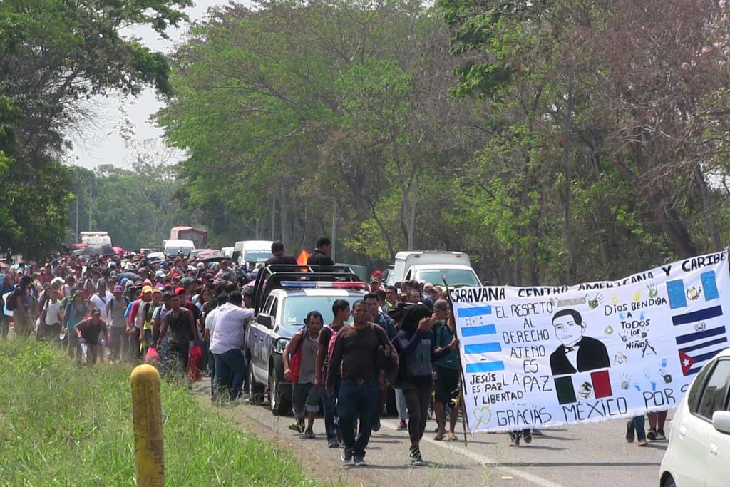 Una nueva caravana de migrantes, integrada por personas originarias de Honduras, El Salvador y Guatemala principalmente, parten de Tapachula con el objetivo de llegar a Estados Unidos.