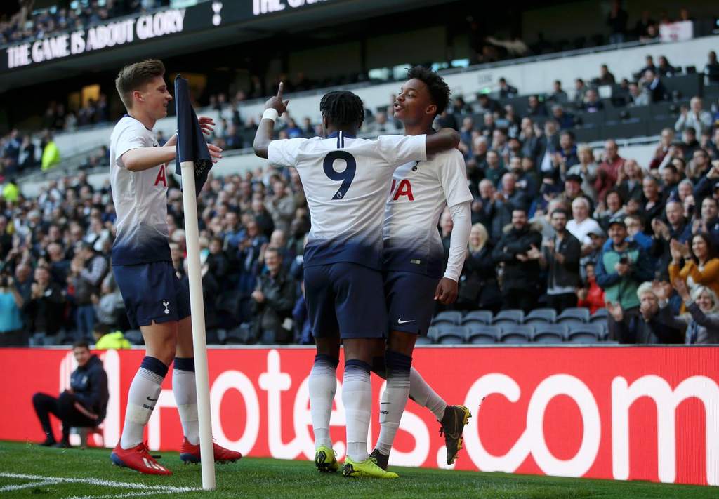 Tottenham enfrentó al Southampton en un partido Sub 18 en el primer evento de prueba oficial para la arena de 62,000 butacas. (Especial)