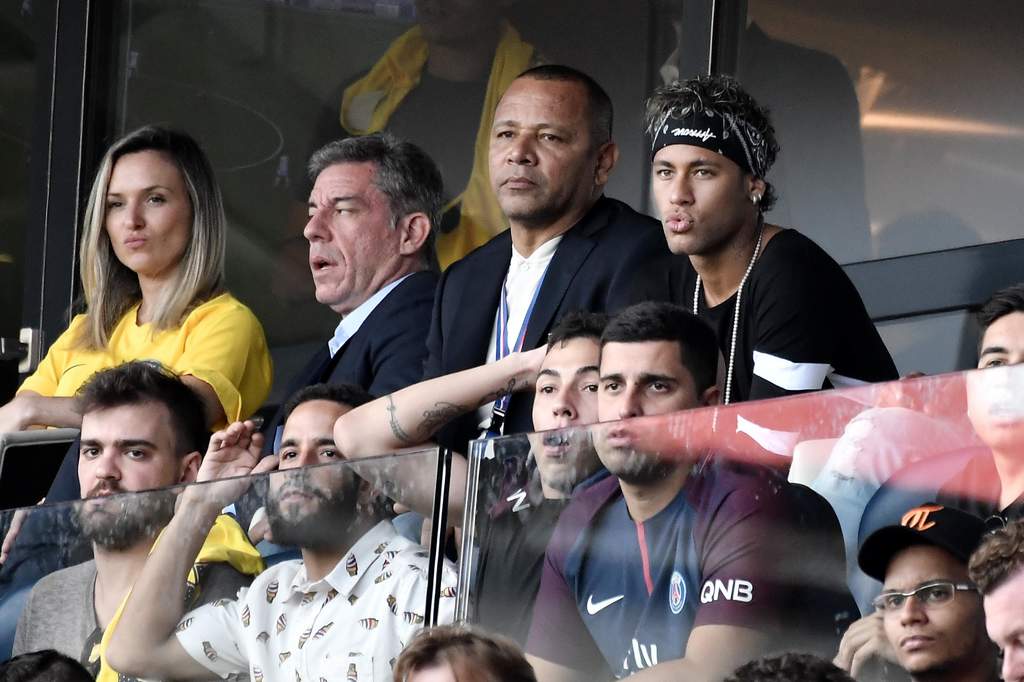 Padre de Neymar asegura que extenderán contrato con PSG