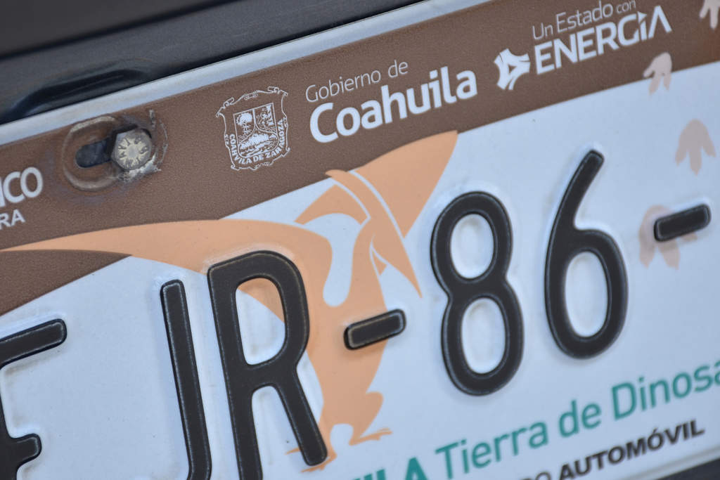 Será el próximo 1 de abril cuando las placas de circulación vehicular, expedidas en 2016, pierdan vigencia en Coahuila. (ARCHIVO)