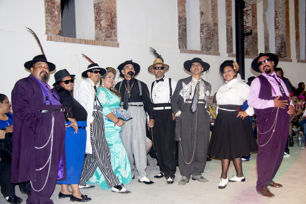 El Movimiento Nacional Pachuco armó una fiesta en Gómez Palacio. (EL SIGLO DE TORREÓN / Ana Sofía Mendoza)