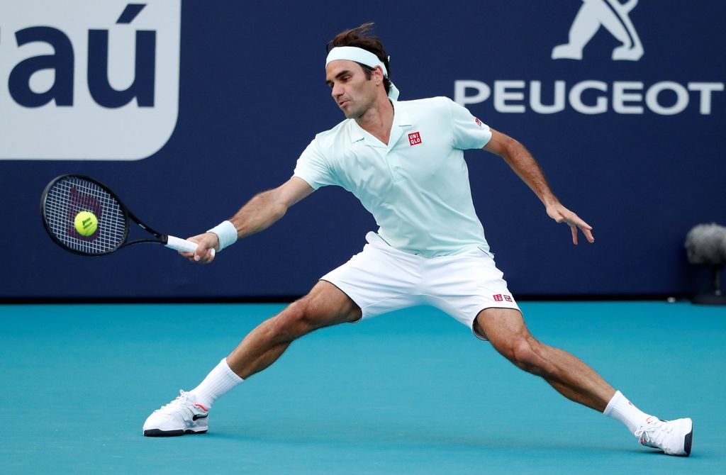 Roger Federer no tuvo demasiados inconvenientes para superar 6-4, 6-2 a Daniil Medvedev en poco más de una hora y avanzar a los cuartos de final del Abierto de Miami.
